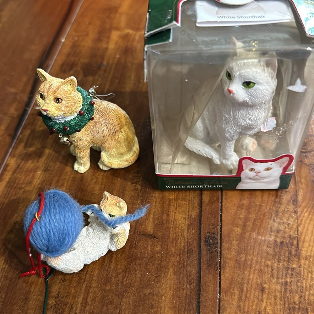3‎ cat Christmas tree ornaments White Shorthair & cat with wreath